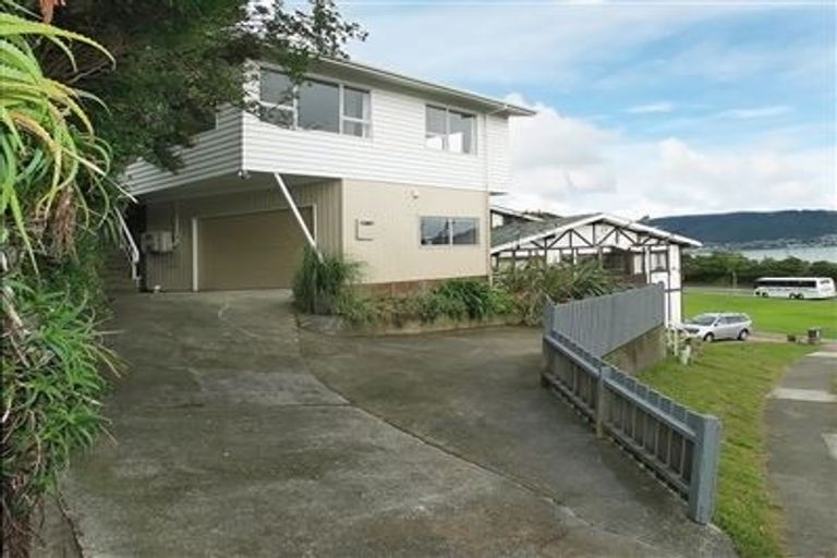 Photo of property in 3 Brora Crescent, Papakowhai, Porirua, 5024