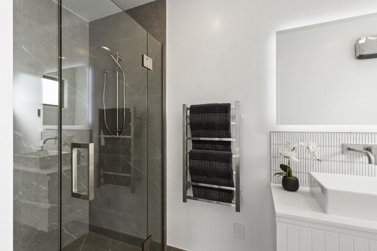 Photo of property in 57 Shepherd Road, Jacks Point, Queenstown, 9371