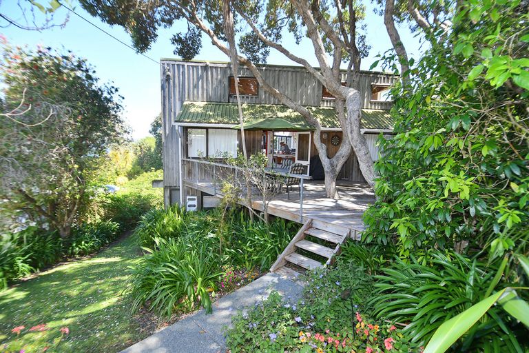 Photo of property in 6 Hillside Crescent, Leigh, 0985