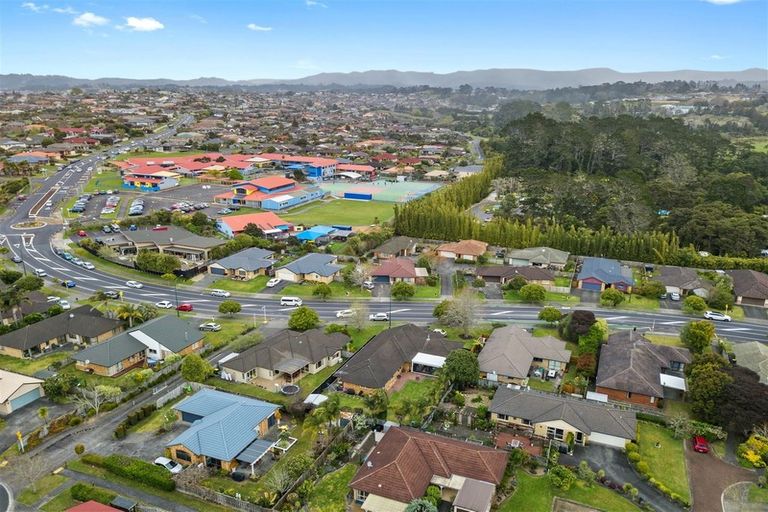 Photo of property in 89 Summerland Drive, Henderson, Auckland, 0612