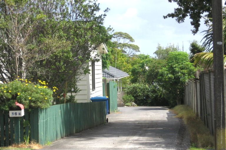 Photo of property in 2/16 Cresta Avenue, Beach Haven, Auckland, 0626