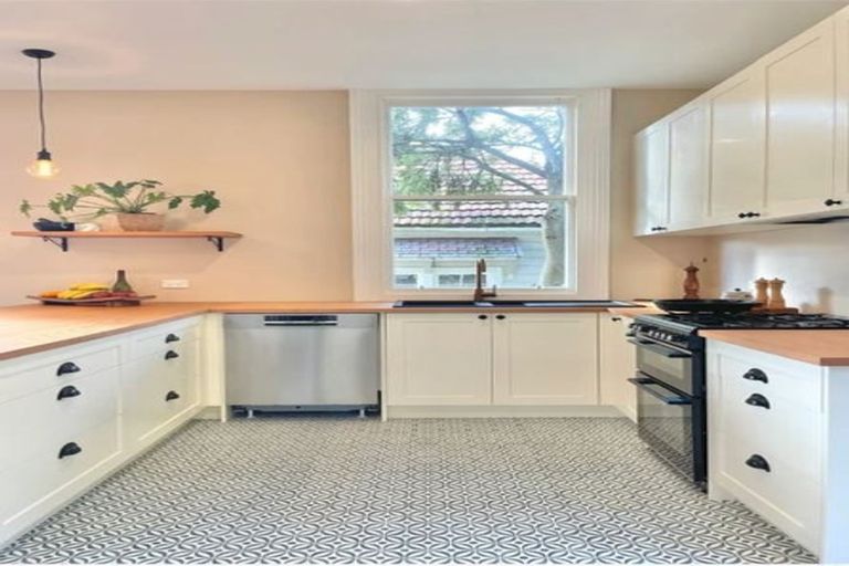 Photo of property in 52 Hazel Avenue, Caversham, Dunedin, 9012