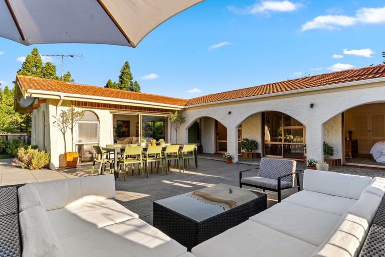 Photo of property in 84 Chelsea View Drive, Chatswood, Auckland, 0626