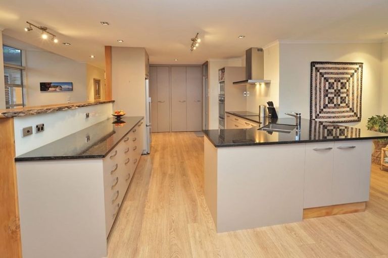 Photo of property in 76 Saint Andrews Terrace, St Andrews, Hamilton, 3200