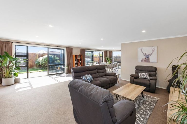 Photo of property in 7 Medallion Court, Kelvin Grove, Palmerston North, 4414
