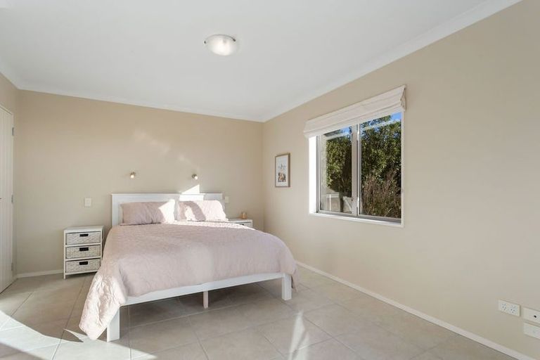 Photo of property in 5 Signal Hill Road, Mount Pleasant, Christchurch, 8081