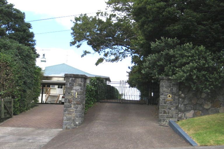 Photo of property in 31 Maritime Terrace, Birkenhead, Auckland, 0626