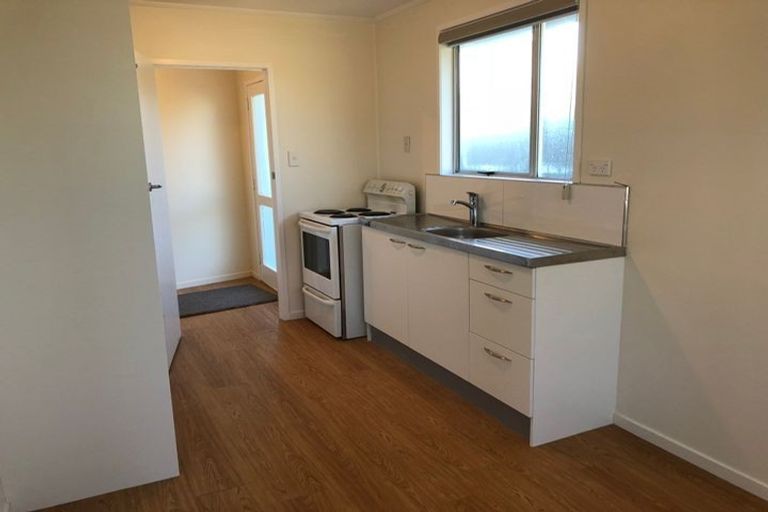 Photo of property in 38 Oreil Avenue, West Harbour, Auckland, 0618