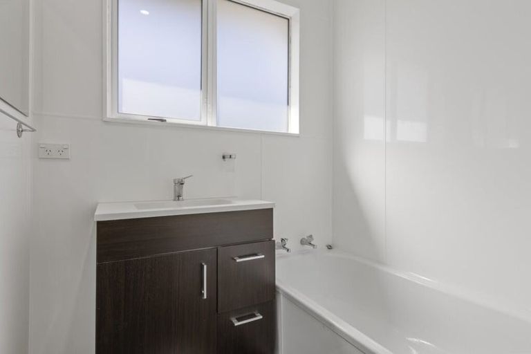 Photo of property in 2 Gardenia Avenue, Bell Block, New Plymouth, 4312