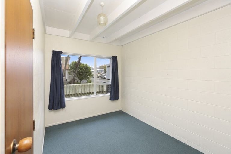 Photo of property in 52b Woodleigh Street, Frankleigh Park, New Plymouth, 4310