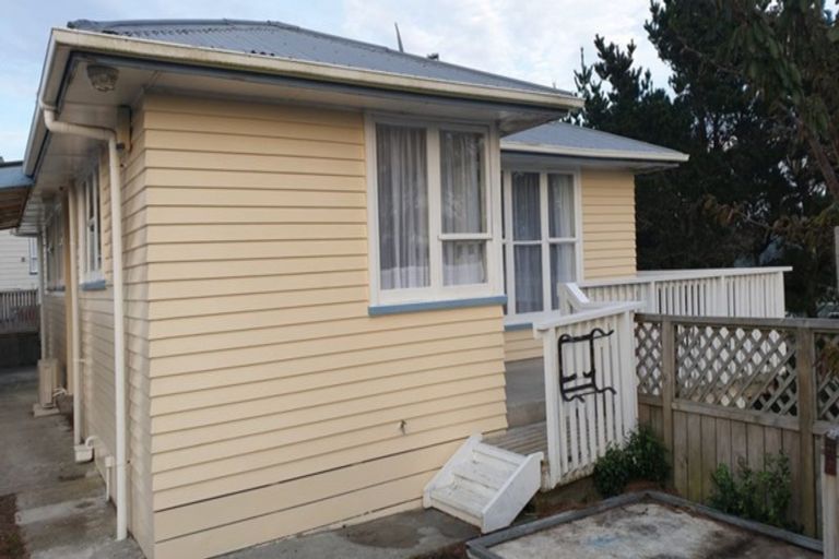 Photo of property in 12a Maraval Crescent, Grenada Village, Wellington, 6037