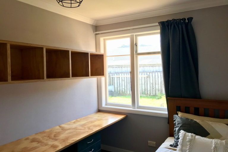 Photo of property in 5 Fitzroy Road, Fitzroy, New Plymouth, 4312