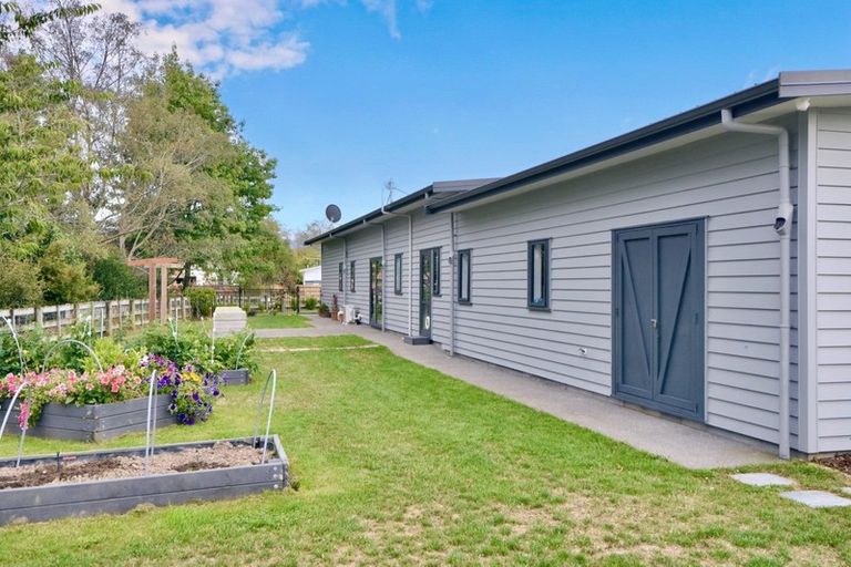 Photo of property in 40b Richmond Road, Carterton, 5713