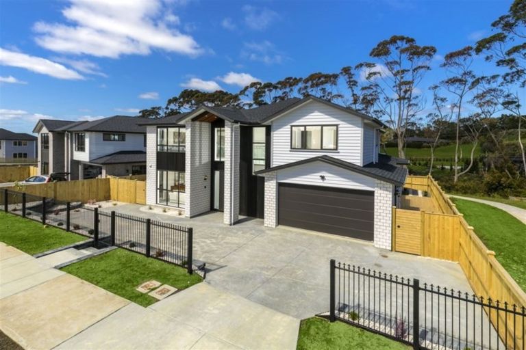 Photo of property in 48 Mettam Drive, Swanson, Auckland, 0614