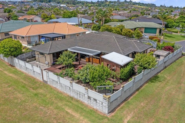 Photo of property in 9 Mohill Place, East Tamaki Heights, Auckland, 2016