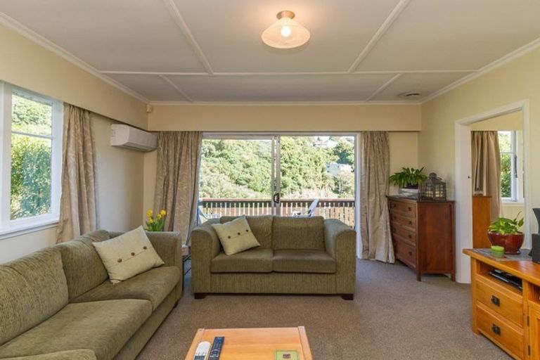 Photo of property in 2 Curtis Street, Northland, Wellington, 6012