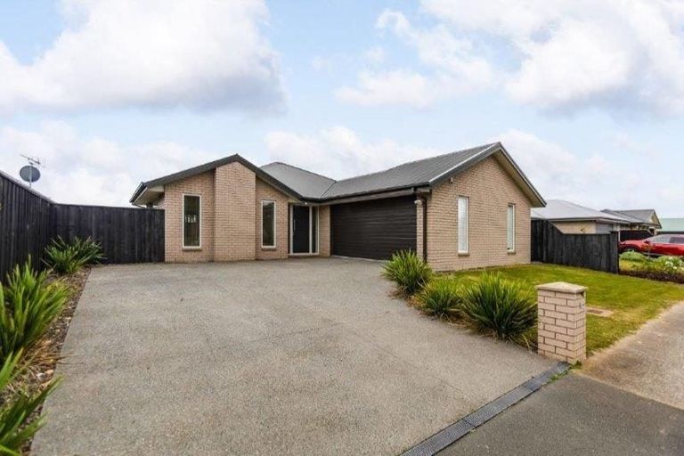 Photo of property in 16 Puaka Street, Pegasus, 7612