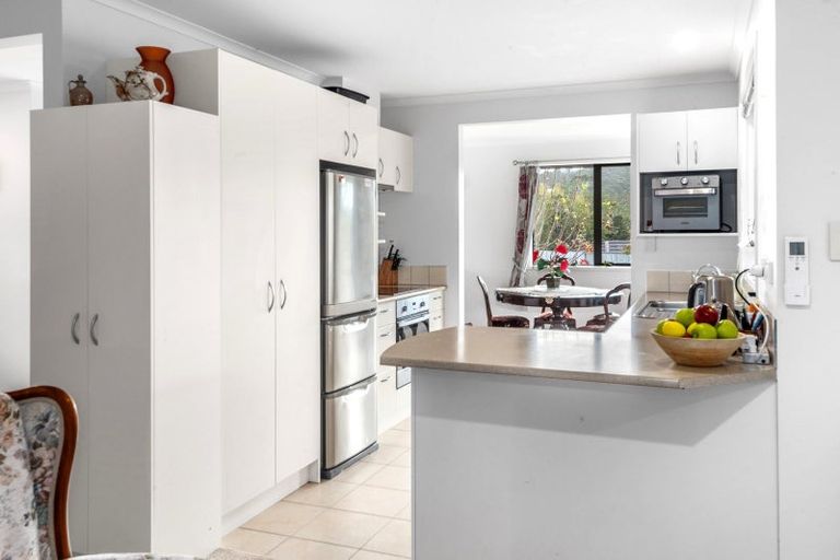 Photo of property in 16 Maxwell Place, Queenstown, 9300