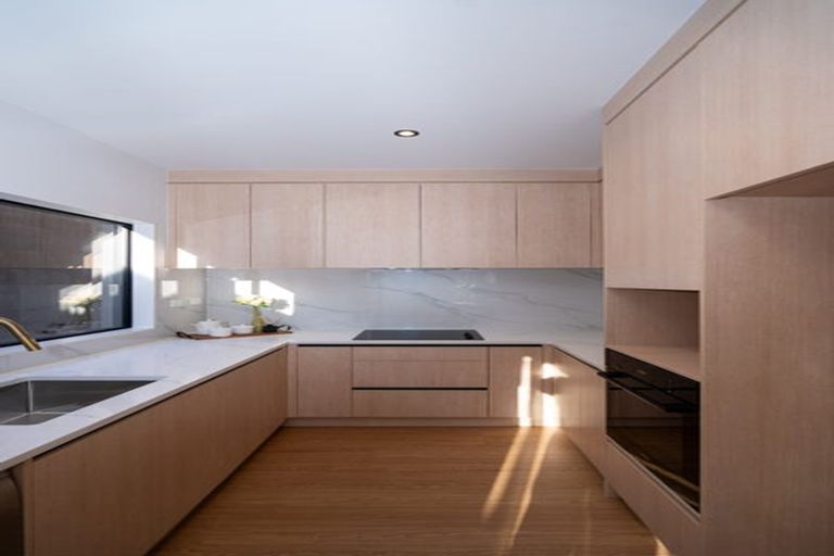 Photo of property in 18b Sunnyhill Crescent, Sunnyhills, Auckland, 2010