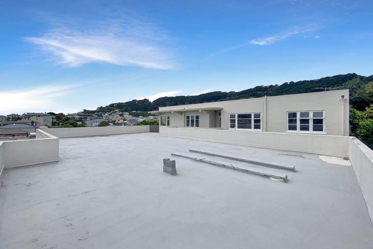 Photo of property in Ionian Flats, 123-125 Brougham Street, Mount Victoria, Wellington, 6011