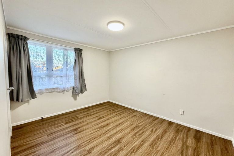 Photo of property in 2b Deveron Road, Manurewa, Auckland, 2102