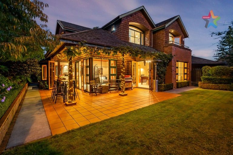 Photo of property in 5 Myrtle Street, Hutt Central, Lower Hutt, 5010