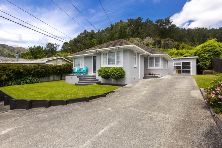 Photo of property in 77 Raukawa Street, Stokes Valley, Lower Hutt, 5019