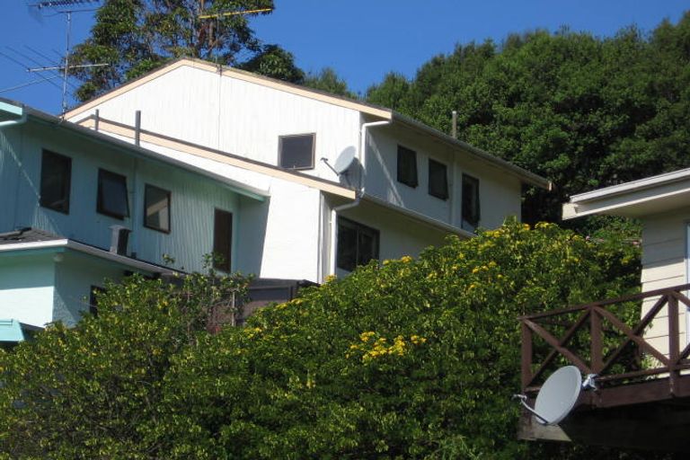 Photo of property in 2/12 Mistletoe Place, Browns Bay, Auckland, 0630