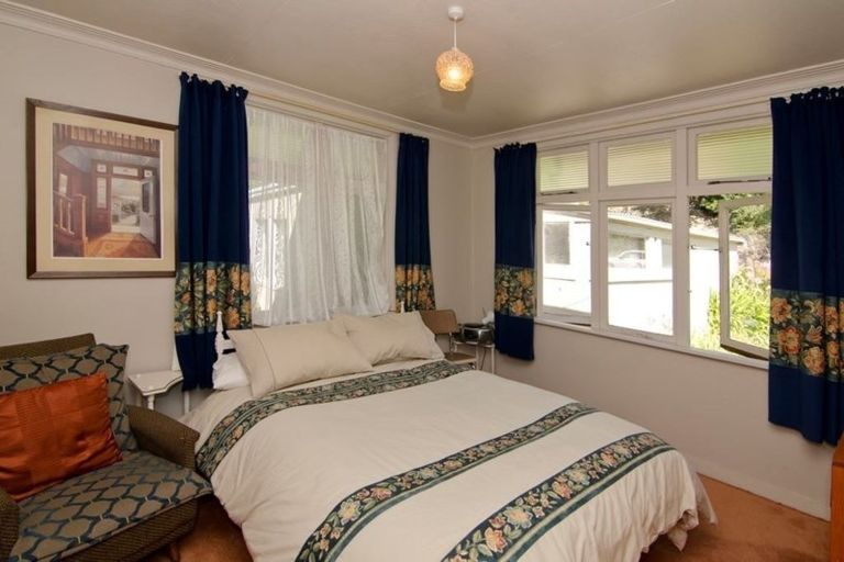 Photo of property in 147 Branxholm Street, Roxburgh, 9500