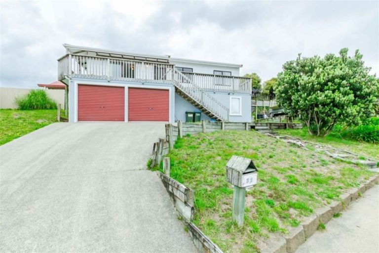Photo of property in 32 Pitoitoi Street, Otaihanga, Paraparaumu, 5036