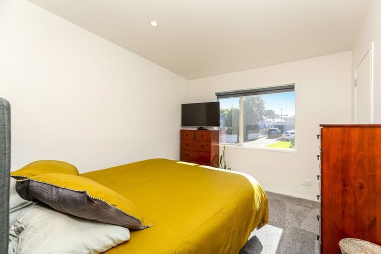 Photo of property in 20/1 Paritutu Road, Spotswood, New Plymouth, 4310