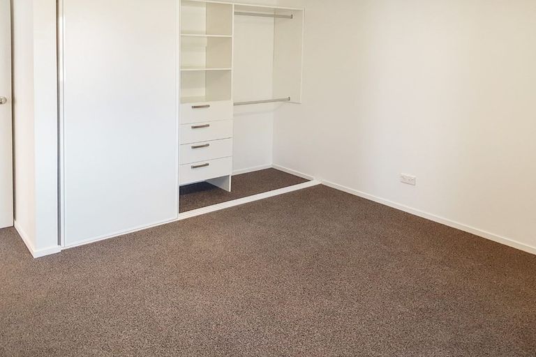 Photo of property in 68 Barrys Road, Glendene, Auckland, 0602