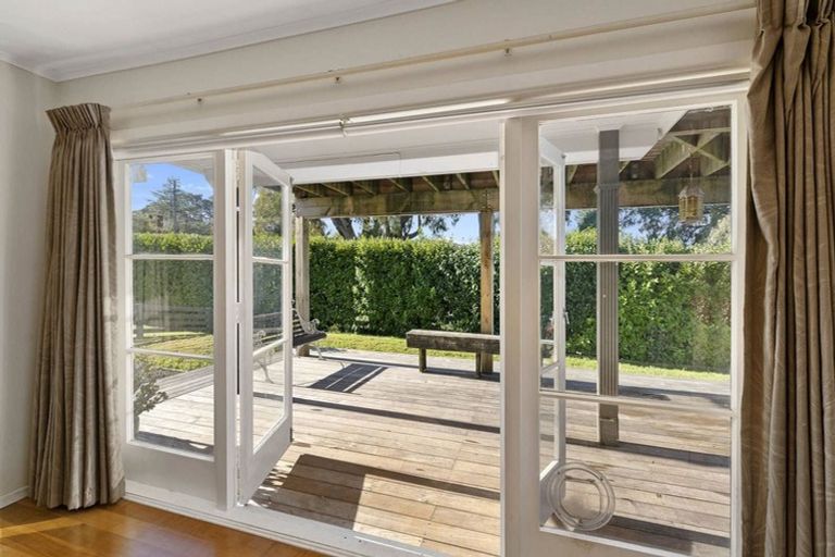 Photo of property in 128 Tiroroa Avenue, Te Atatu South, Auckland, 0610