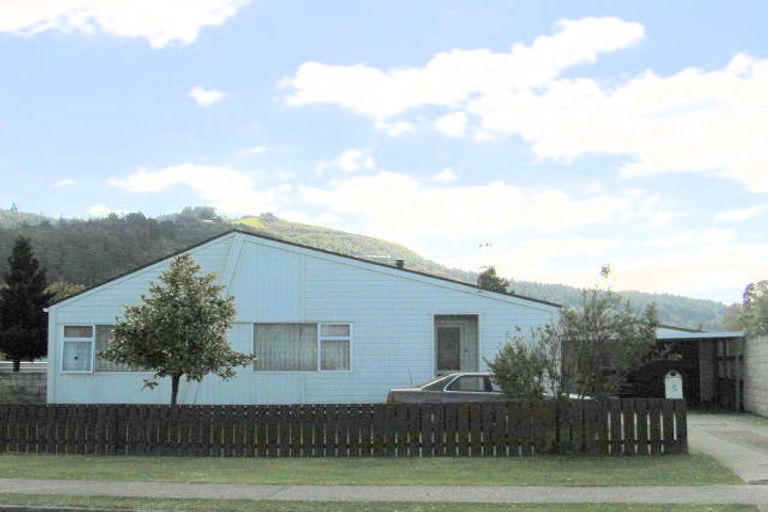Photo of property in 5 Tania Crescent, Western Heights, Rotorua, 3015