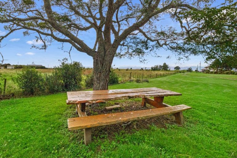 Photo of property in 1337 East Coast Road, Whakatiwai, Pokeno, 2473