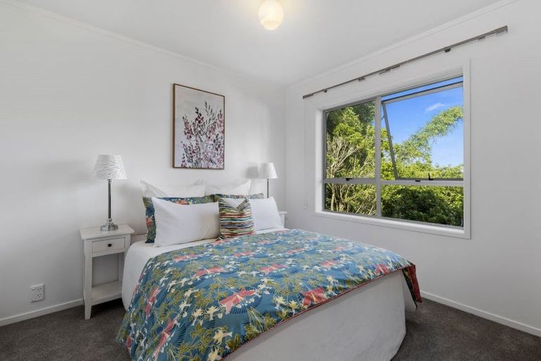 Photo of property in 2/22 Peach Road, Glenfield, Auckland, 0629