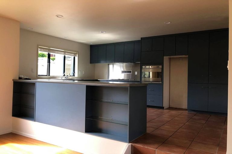 Photo of property in 2/13 Havelock Avenue, Forrest Hill, Auckland, 0620