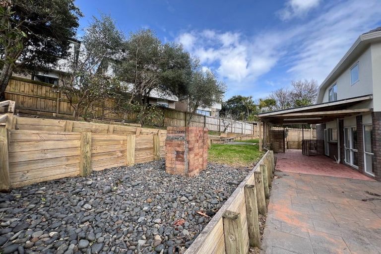Photo of property in 8 Thornbill Rise, Unsworth Heights, Auckland, 0632
