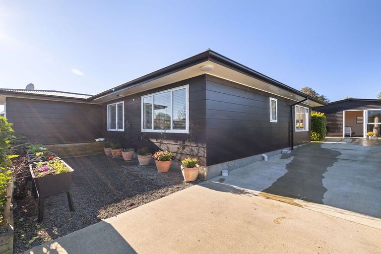 Photo of property in 41 Rosedale Crescent, Cloverlea, Palmerston North, 4412