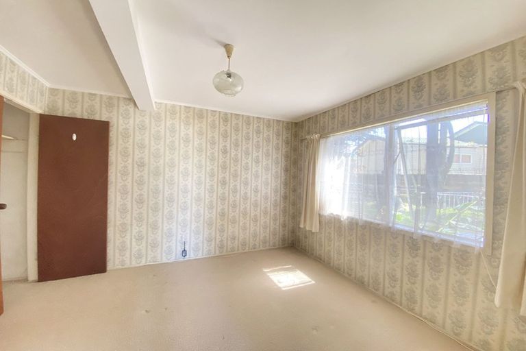 Photo of property in 24 Anarahi Place, Mangere Bridge, Auckland, 2022