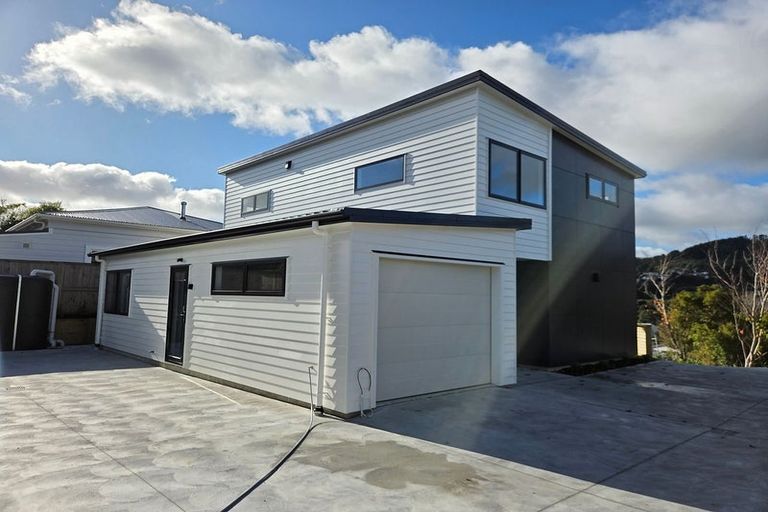Photo of property in 235 Main Road, Tawa, Wellington, 5028