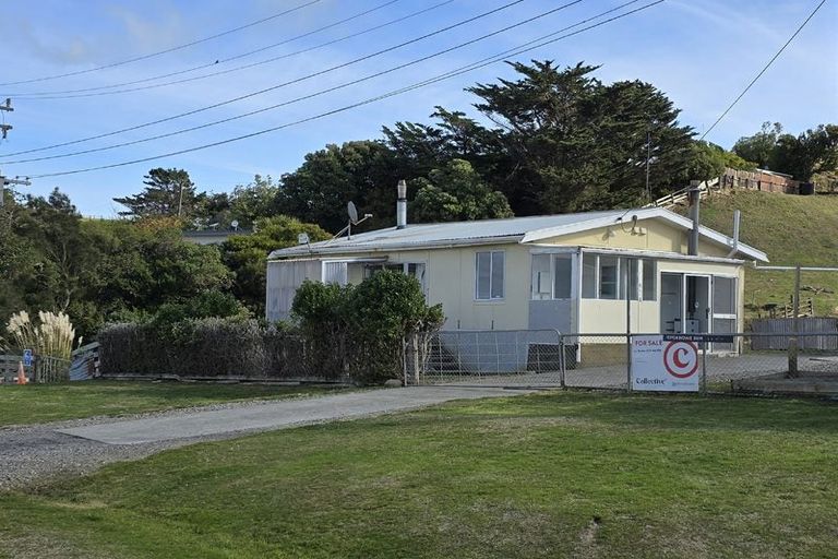 Photo of property in 12 Whangaimoana Beach Road, Whangaimoana, Featherston, 5772