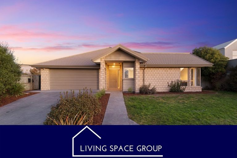 Photo of property in 29 Linkwater Way, Parklands, Christchurch, 8083