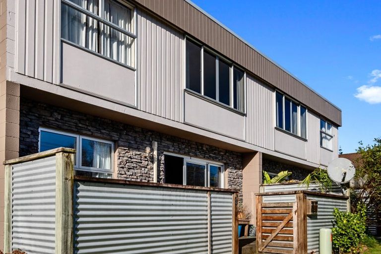 Photo of property in 57/8 Carrington Street, Lower Vogeltown, New Plymouth, 4310