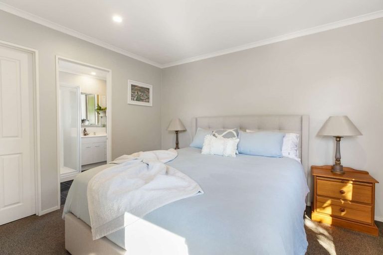 Photo of property in 2 Highbury Place, Nawton, Hamilton, 3200