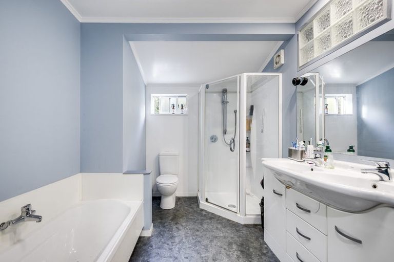 Photo of property in 14 Priestley Road, Bluff Hill, Napier, 4110