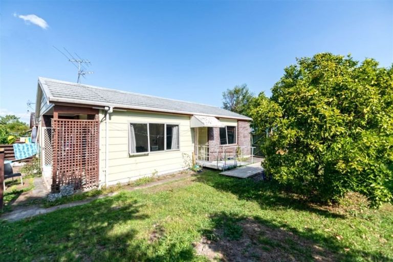 Photo of property in 1/159 Te Atatu Road, Te Atatu South, Auckland, 0610