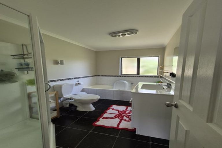 Photo of property in 10 Ali Place, Ranui, Auckland, 0612
