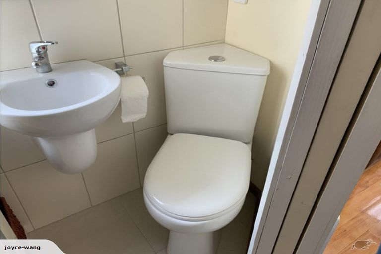 Photo of property in 86 Carlisle Road, Browns Bay, Auckland, 0632