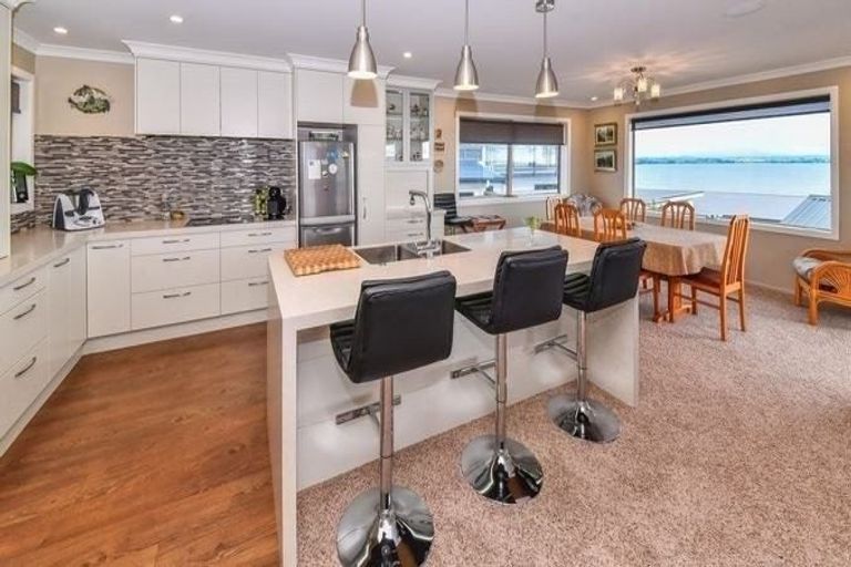 Photo of property in 49a Torkar Road, Clarks Beach, 2122